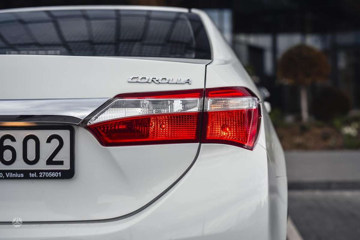 Toyota Corolla - 10
