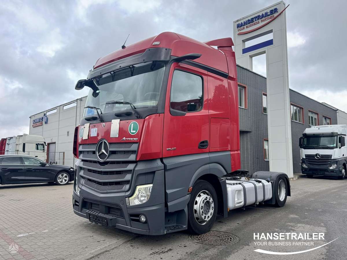 Mercedes-Benz Actros 1845 Big Space Mega Low Deck, double sleeper