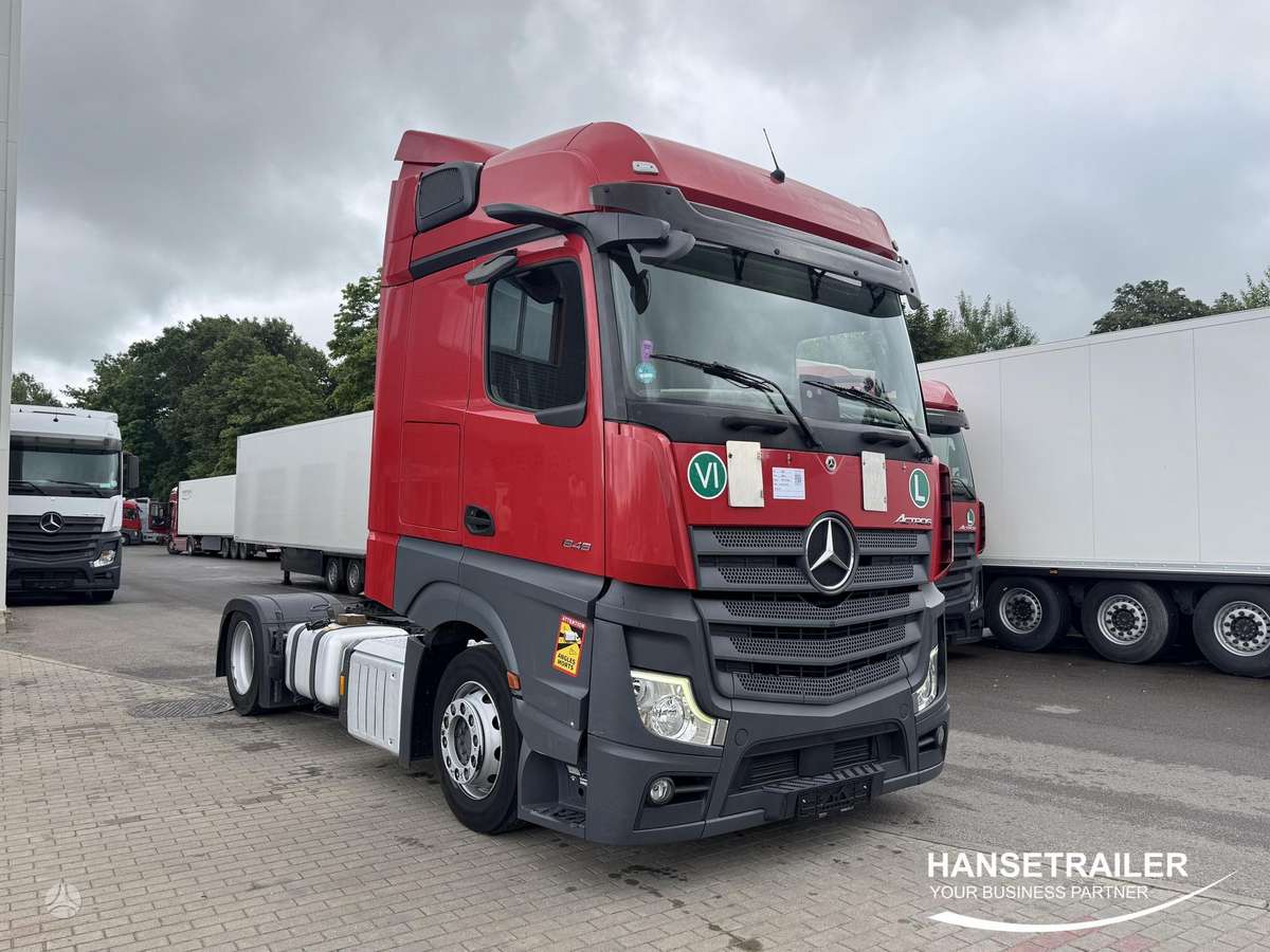Mercedes-Benz Actros 1845 Big Space Mega Low Deck, double sleeper