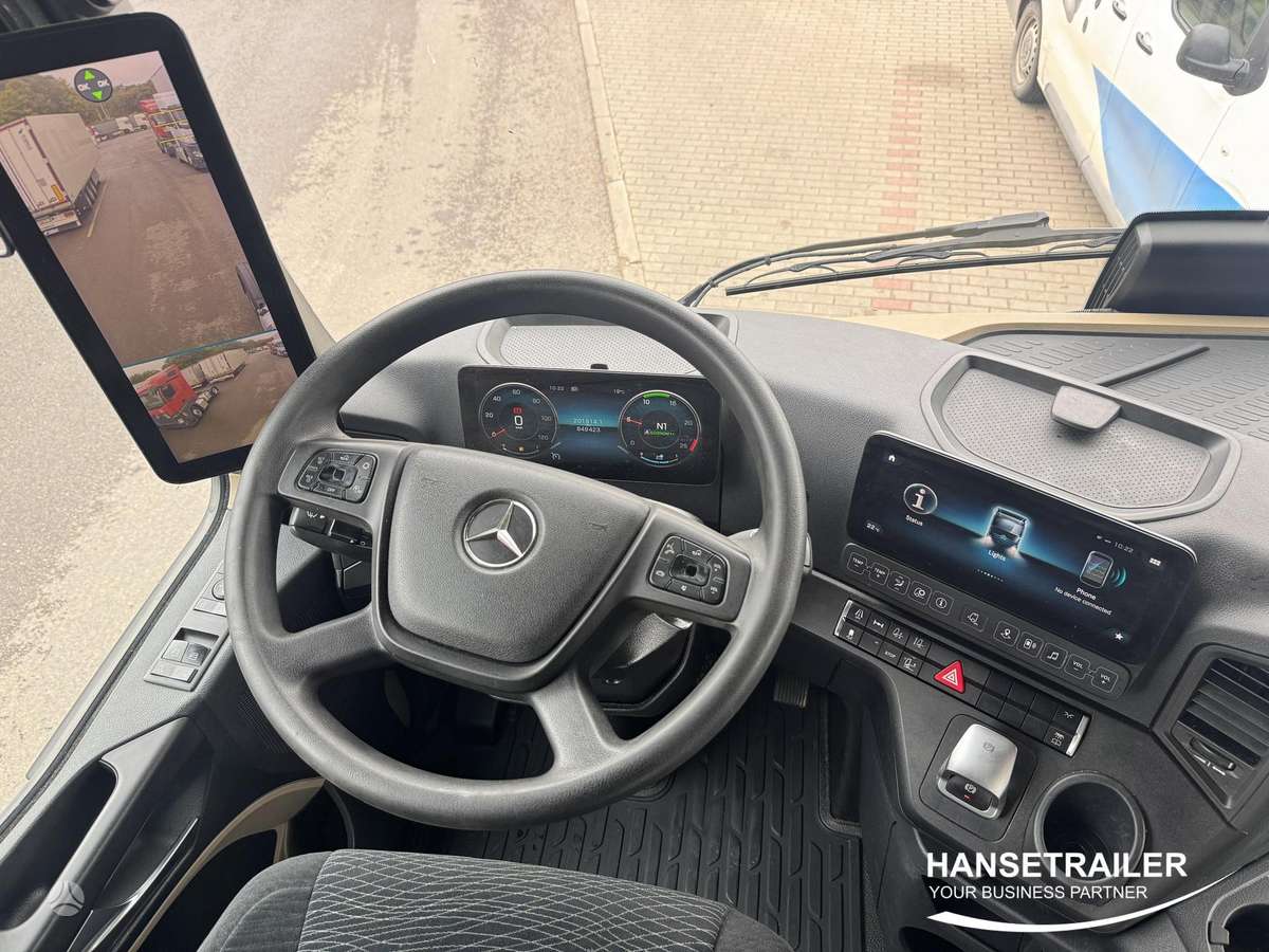 Mercedes-Benz Actros 1845 Big Space Mega Low Deck, double sleeper