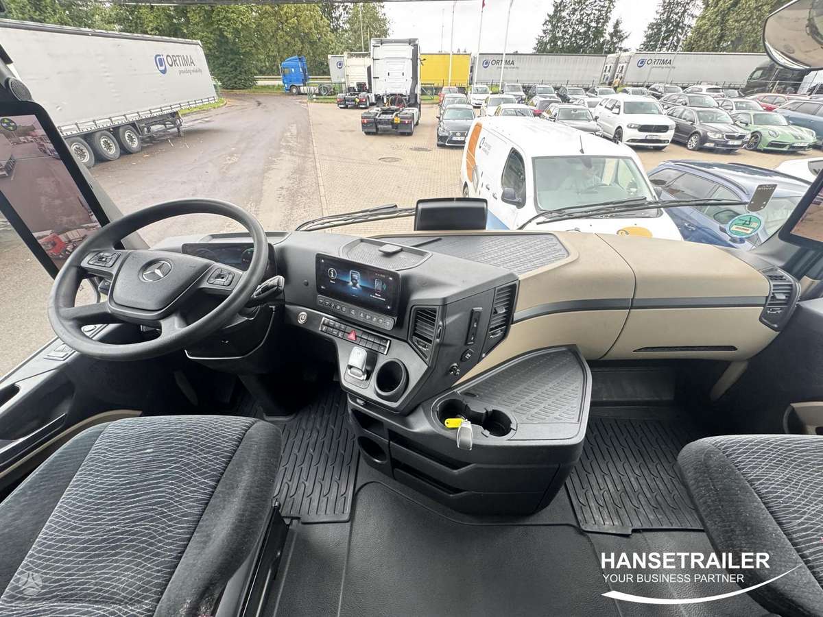 Mercedes-Benz Actros 1845 Big Space Mega Low Deck, double sleeper