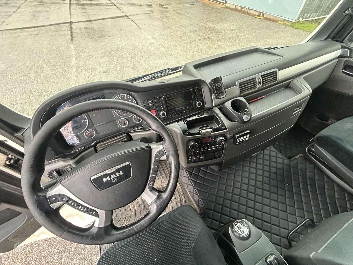MAN TGX 26.480, double sleeper