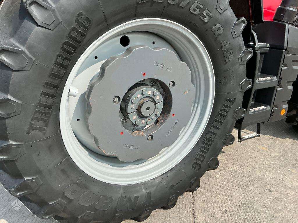 Massey Ferguson 8S 245, traktoriai