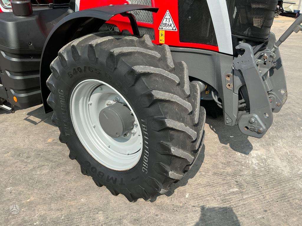 Massey Ferguson 8S 245, traktoriai