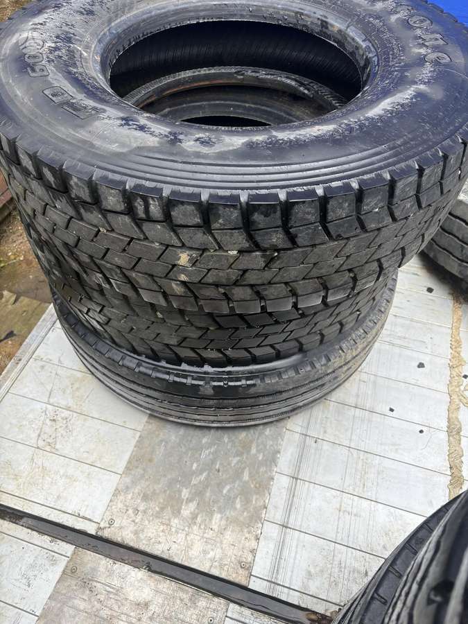 Bridgestone, all-season 215/75 R17,5