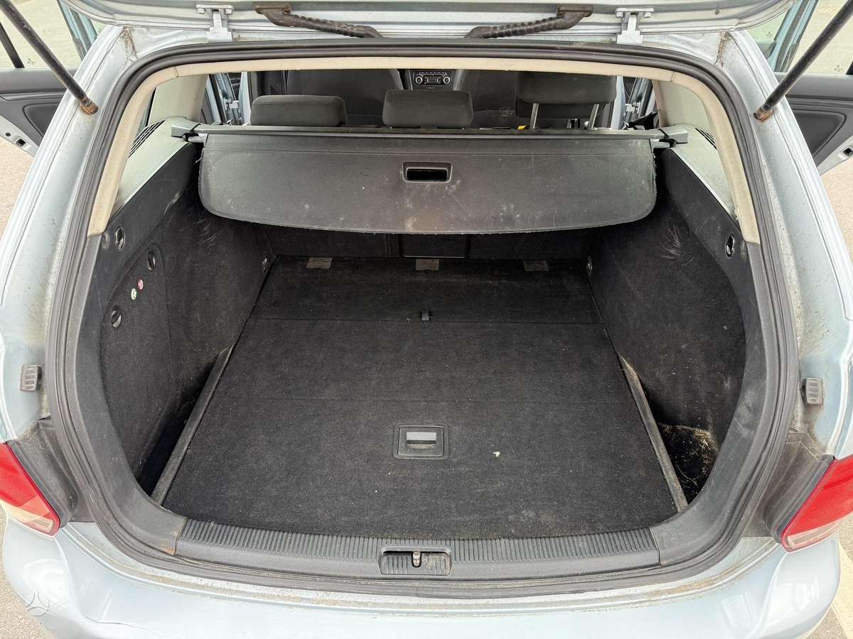 Volkswagen Golf - 9