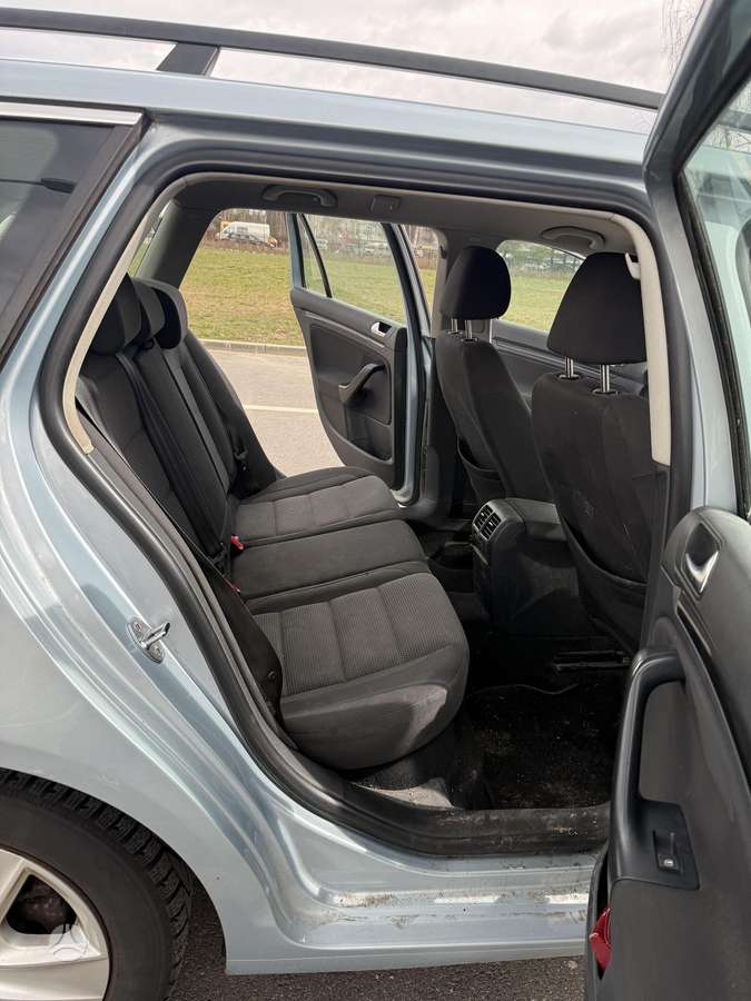 Volkswagen Golf - 11