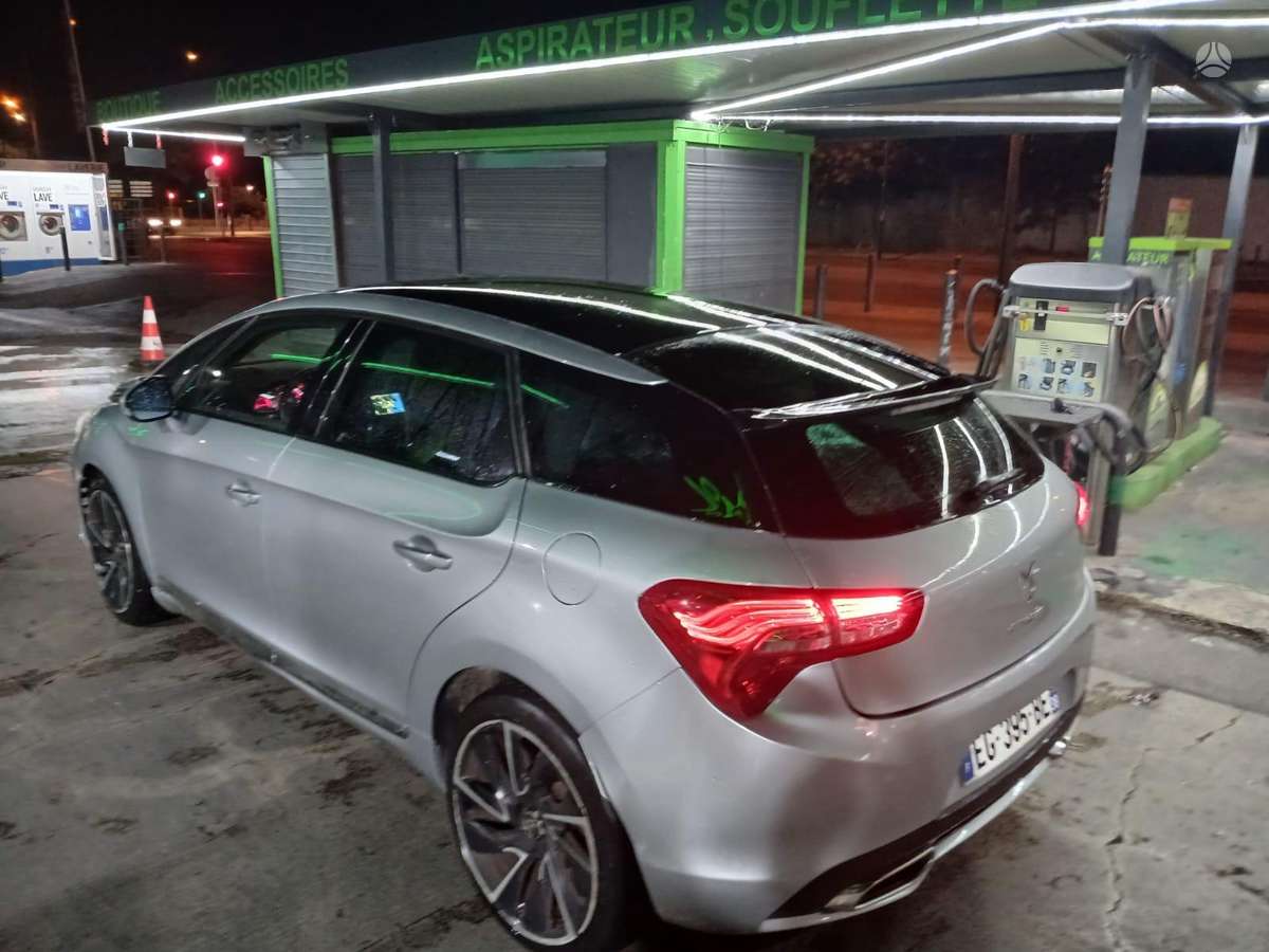 Citroen DS5, 2.0 l., Хэтчбек