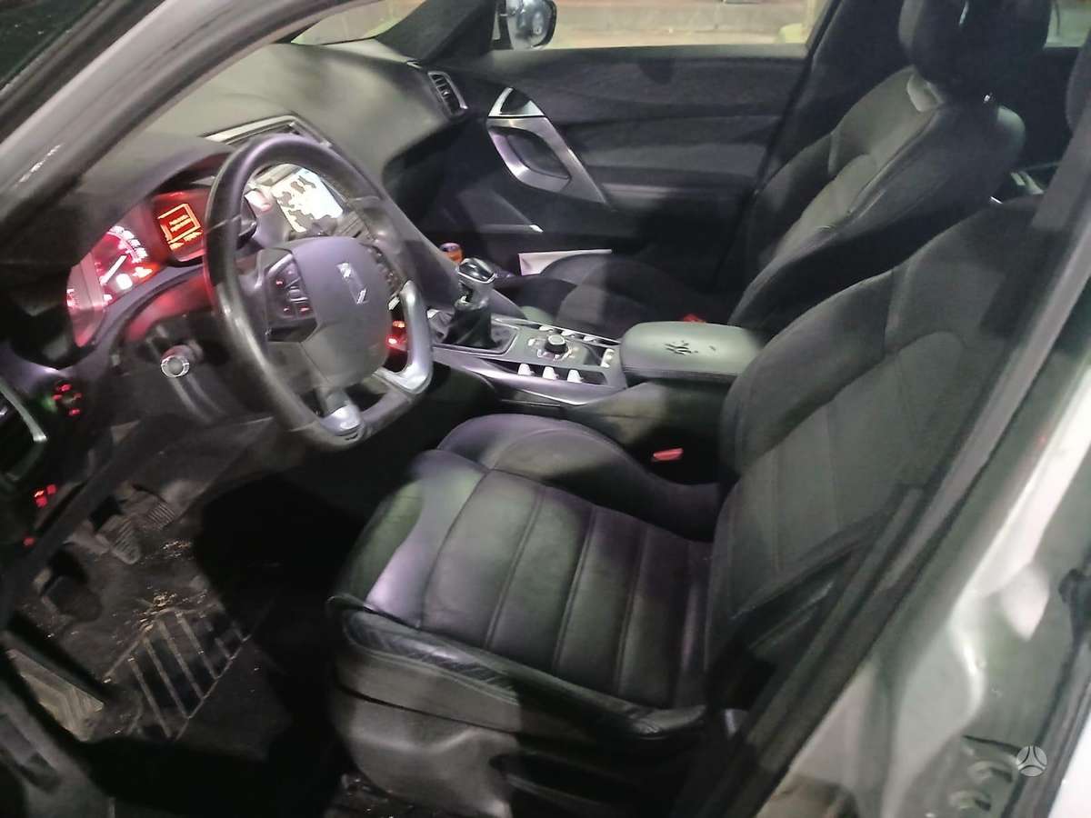 Citroen DS5, 2.0 l., hatchback