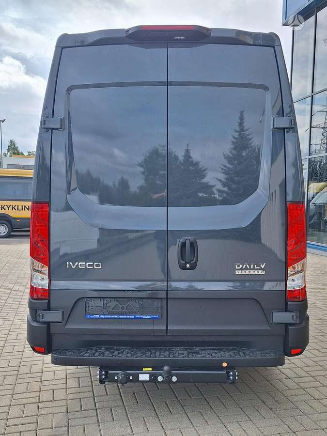 Iveco Daily, 3.0 l., cargo van