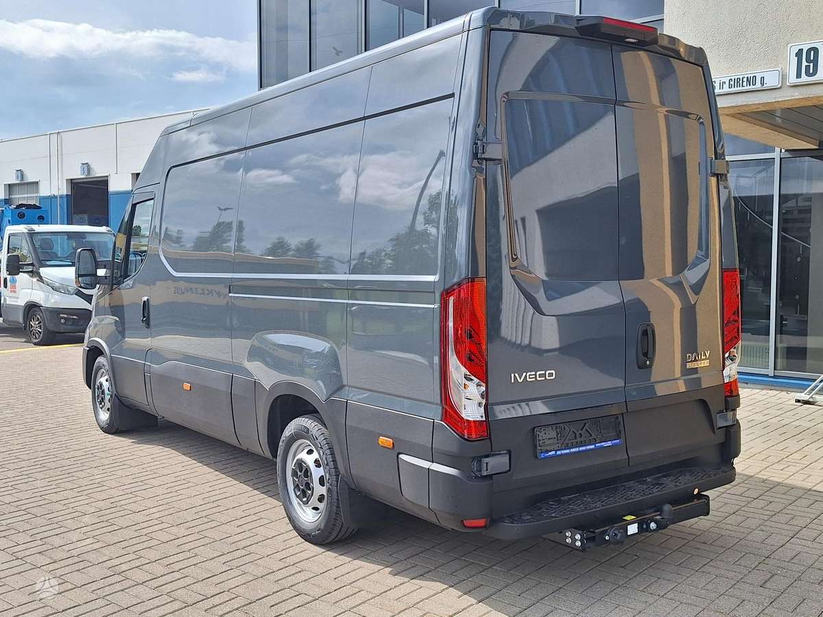 Iveco Daily, 3.0 l., cargo van