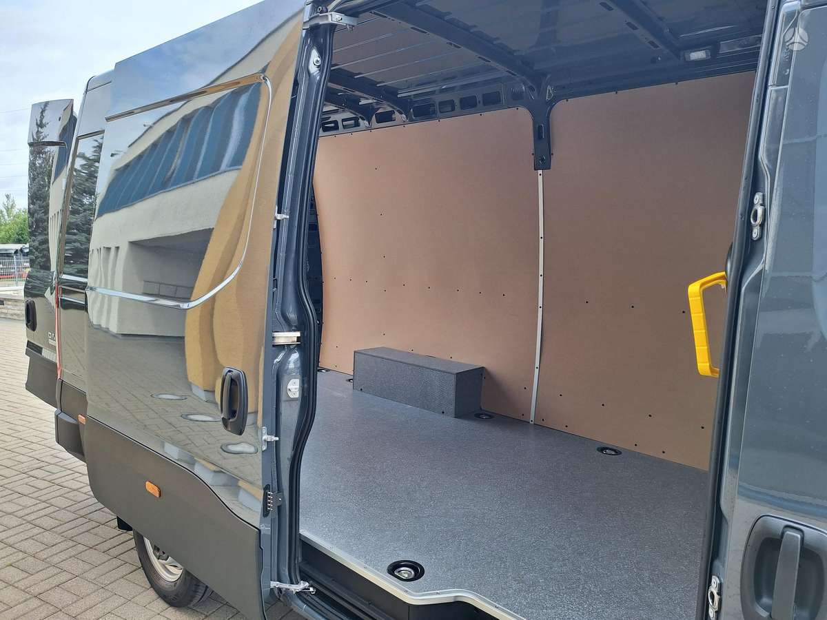 Iveco Daily, 3.0 l., cargo van
