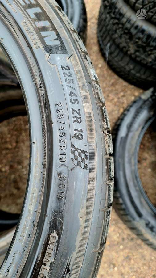 Michelin Pilot Sport 4, summer 225/45 R19