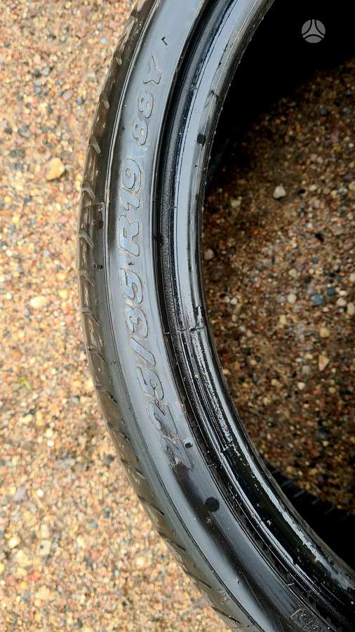 Pirelli P Zero, summer 225/35 R19