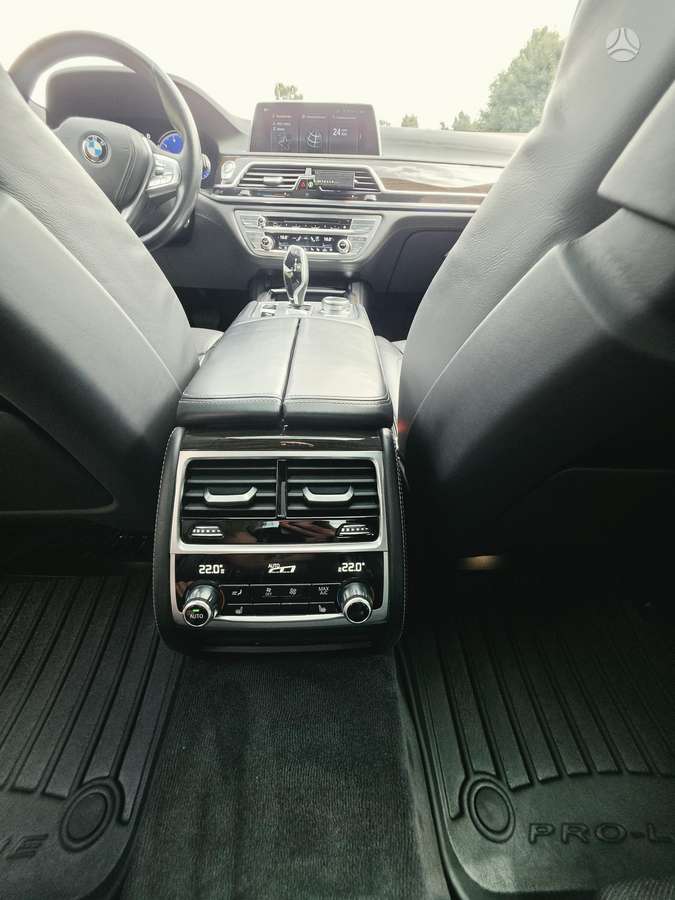 BMW 730, 3.0 l., Седан