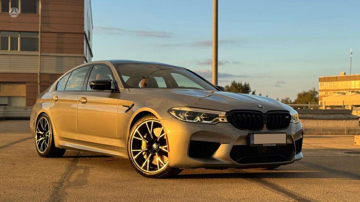 BMW M5, 4.4 l., Седан