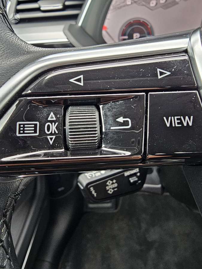Audi e-tron, 95 kWh, off-road / crossover