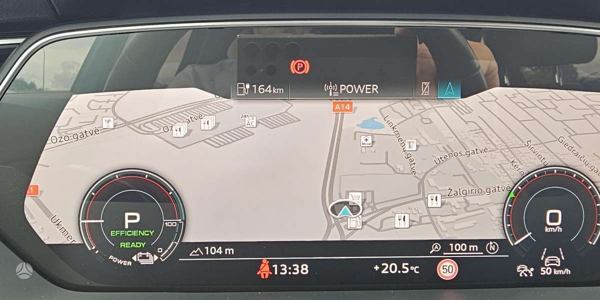 Audi e-tron, 95 kWh, off-road / crossover