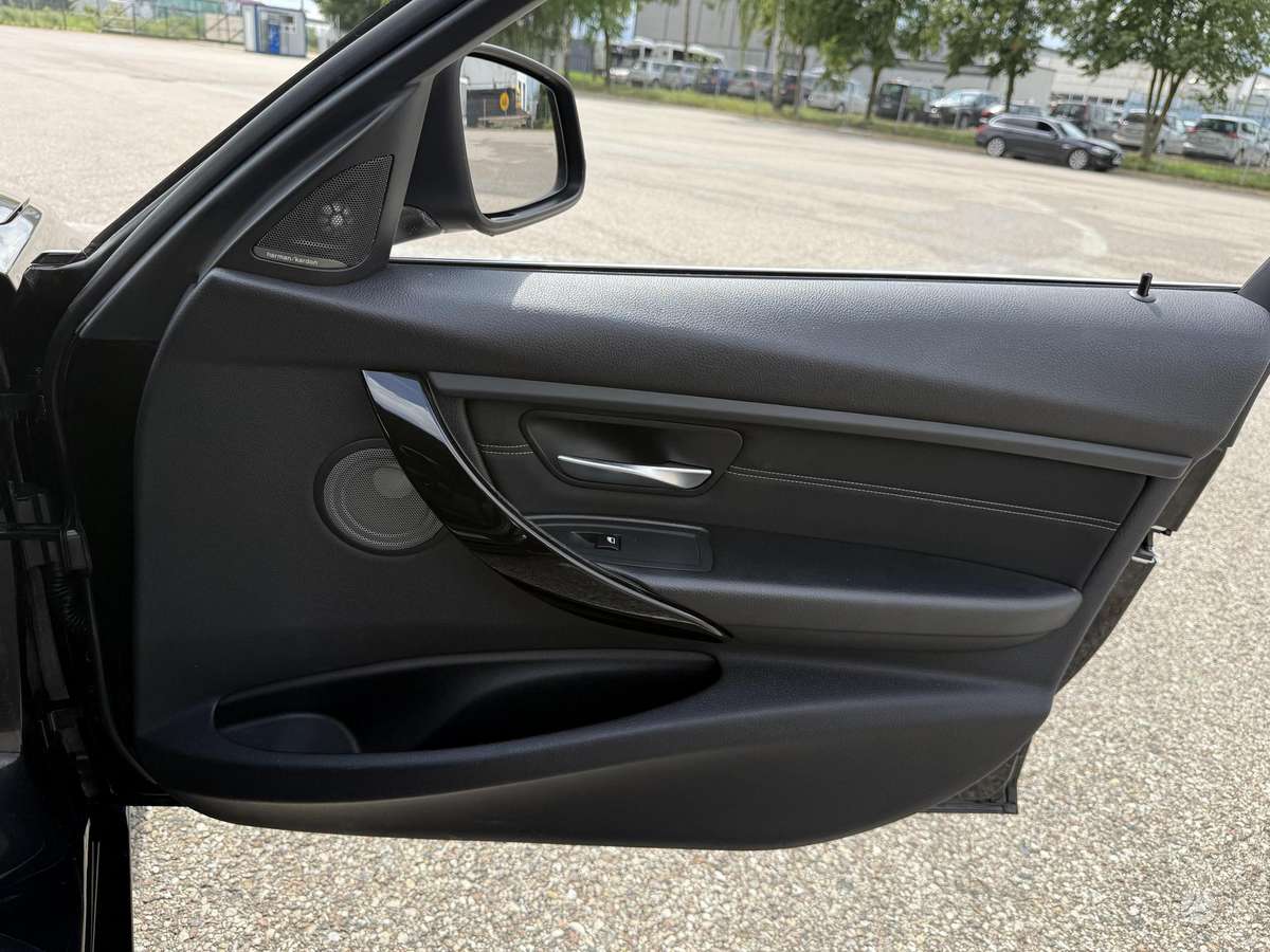 BMW 320, 2.0 l., wagon