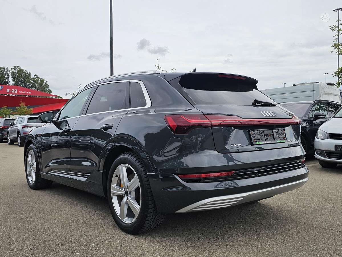 Audi e-tron, 95 kWh, off-road / crossover