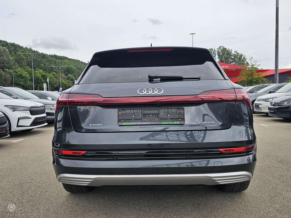 Audi e-tron, 95 kWh, off-road / crossover