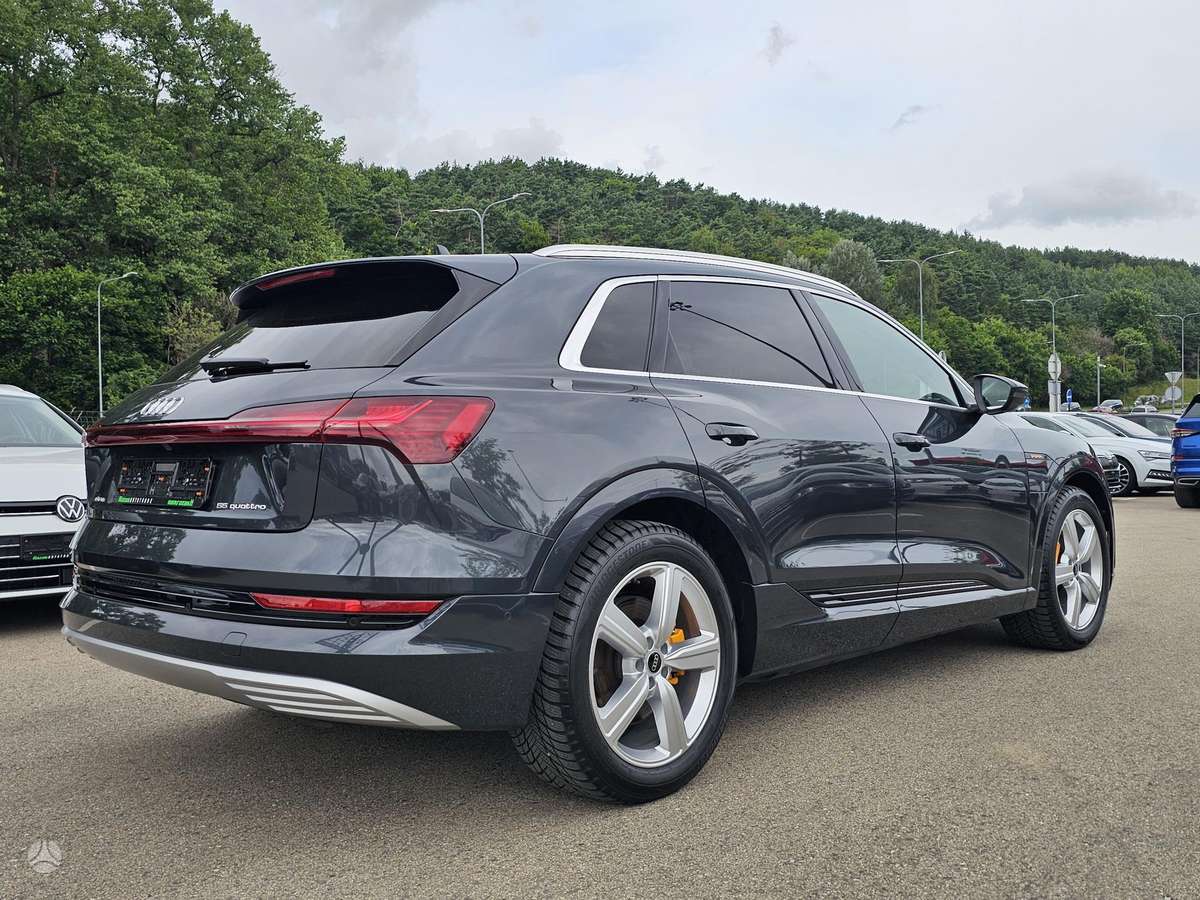 Audi e-tron, 95 kWh, off-road / crossover