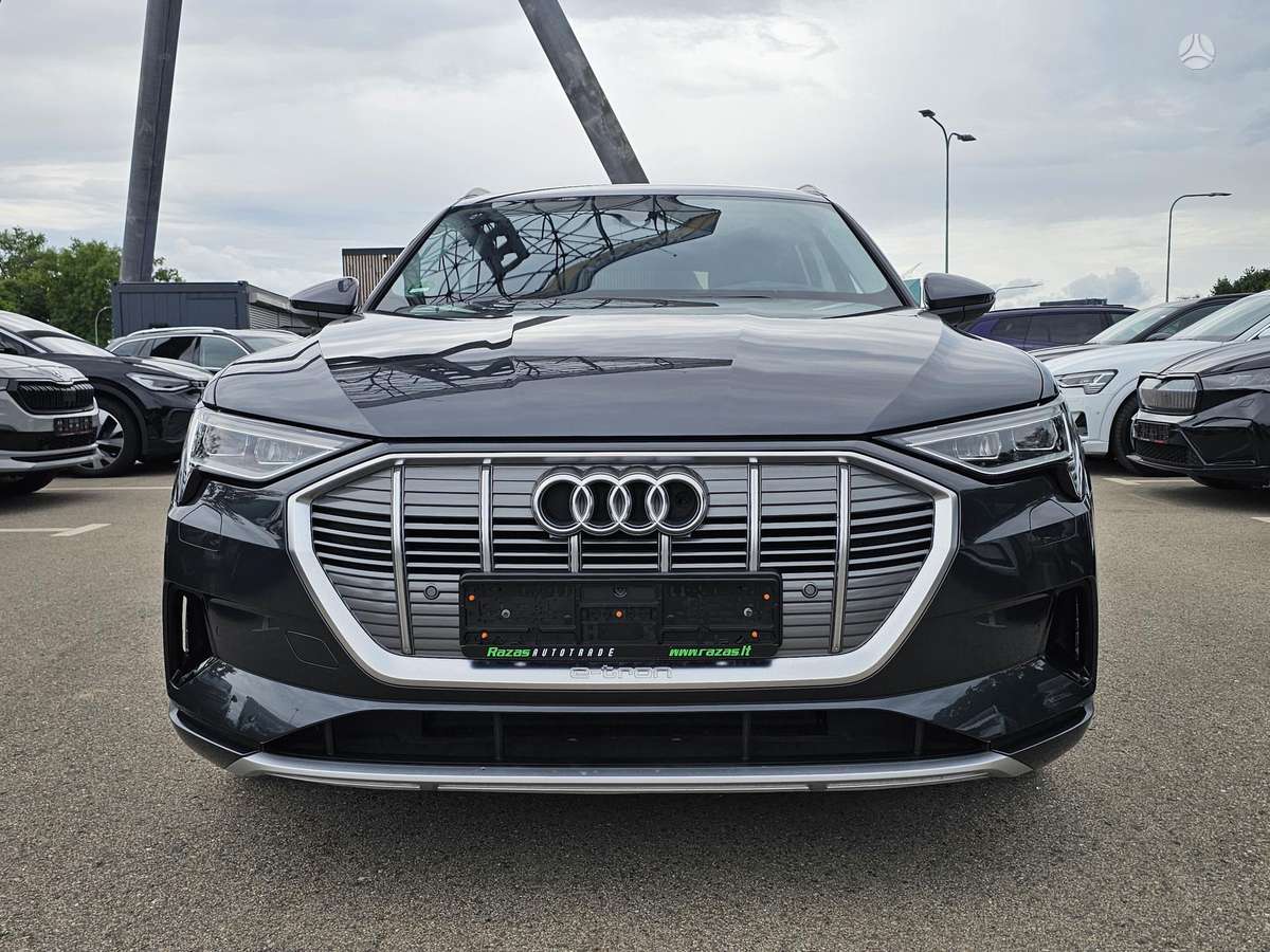 Audi e-tron, 95 kWh, off-road / crossover