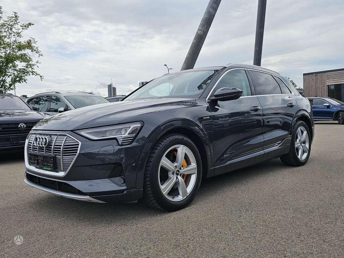Audi e-tron, 95 kWh, off-road / crossover