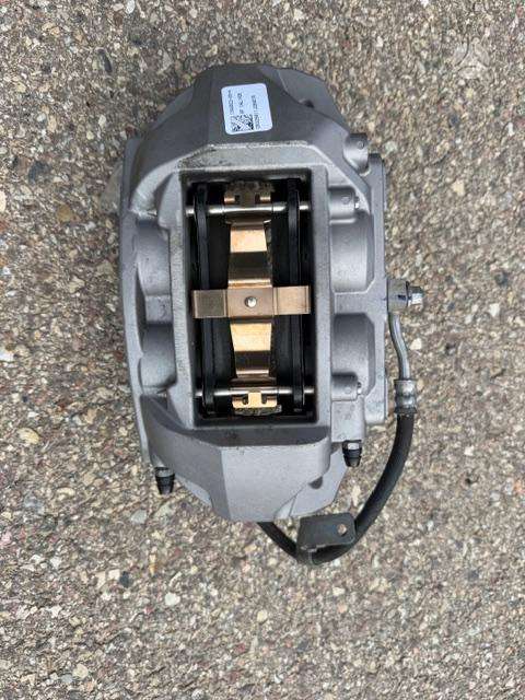 Tesla Model 3 važiuoklės, transmisijos dalys