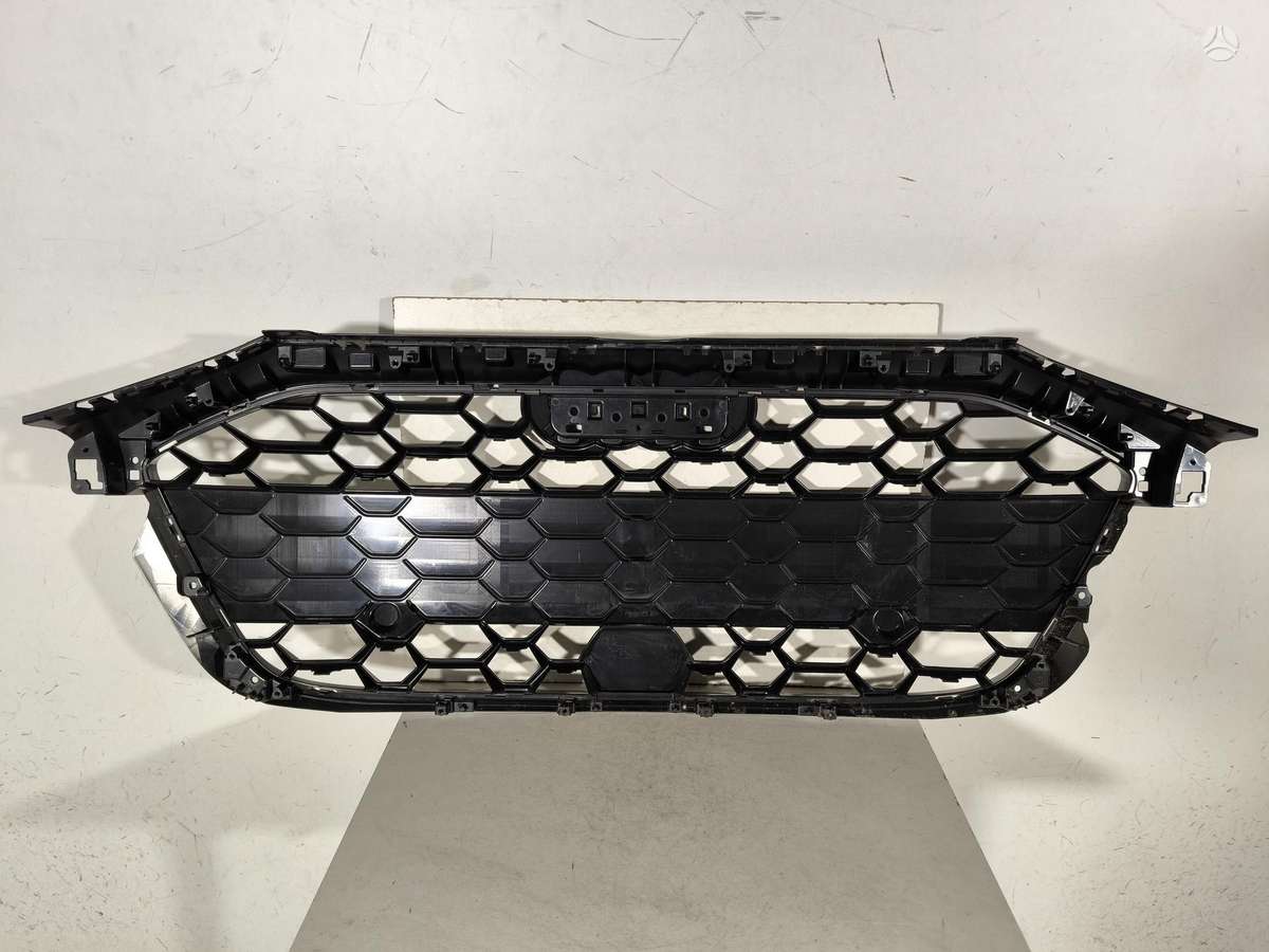Audi A3 apdailos grotelės
