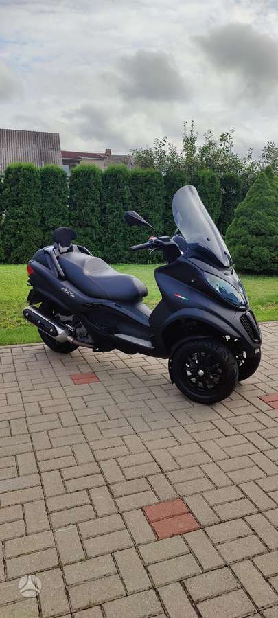 Piaggio MP3 350cc, scooters / mopeds