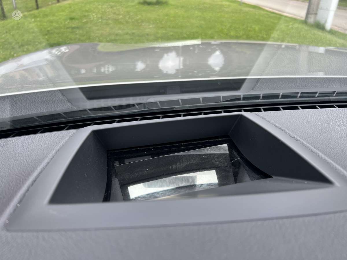 BMW 750, 4.4 l., Седан