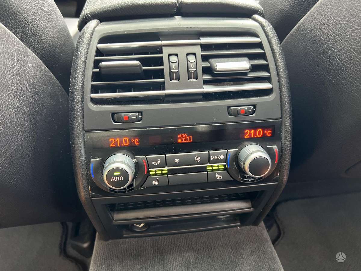 BMW 750, 4.4 l., Седан