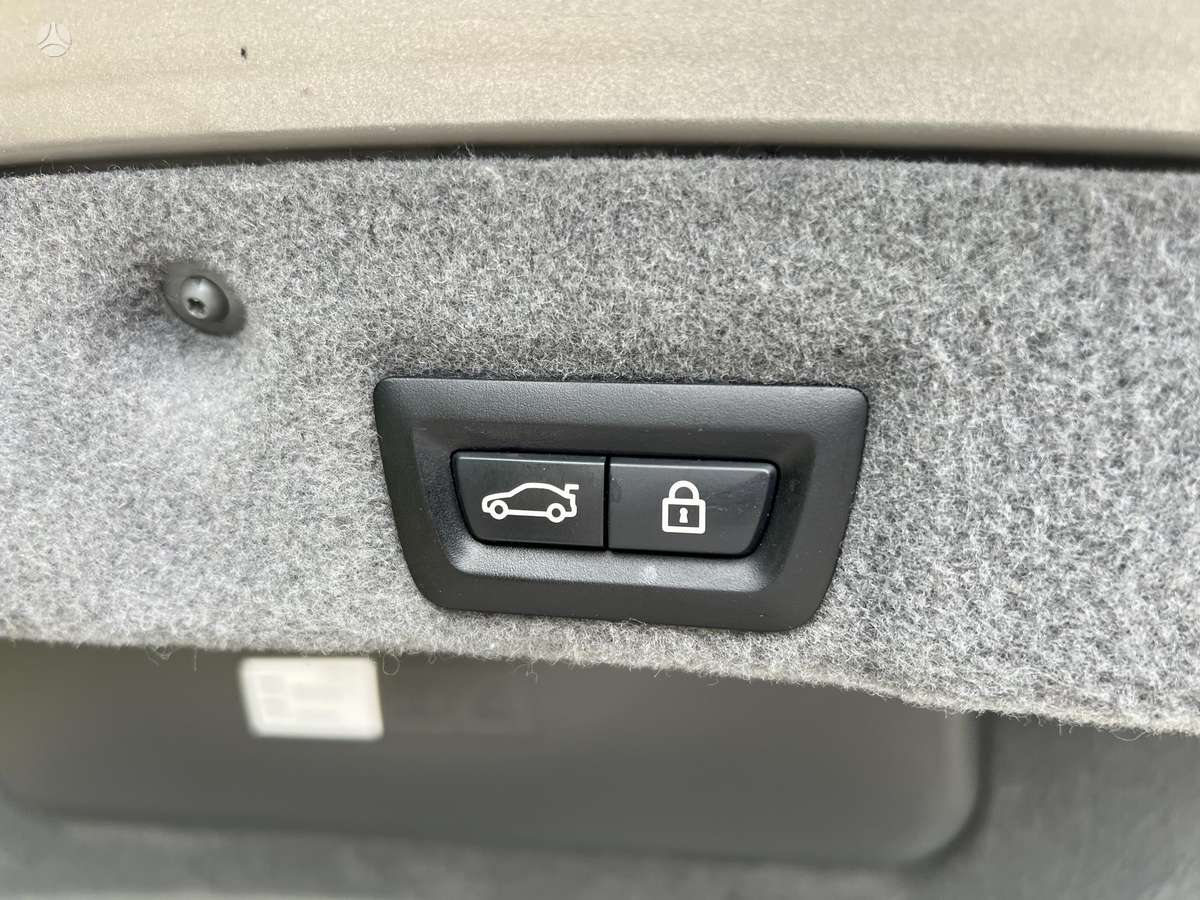 BMW 750, 4.4 l., Седан