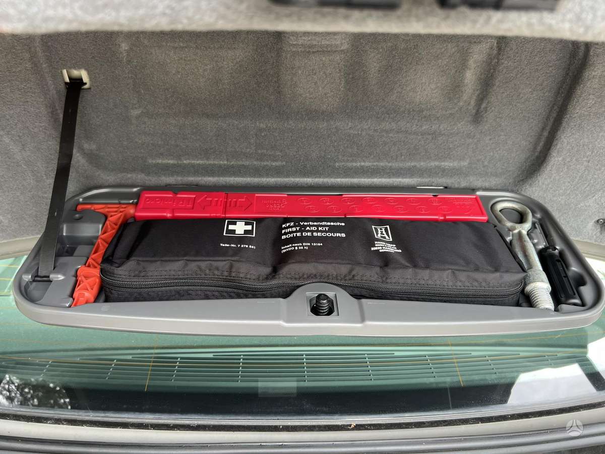 BMW 750, 4.4 l., Седан