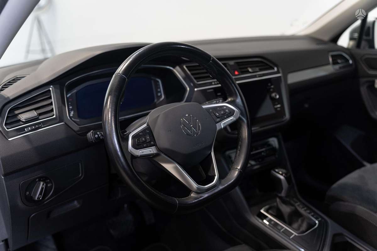 Volkswagen Tiguan Allspace - 11