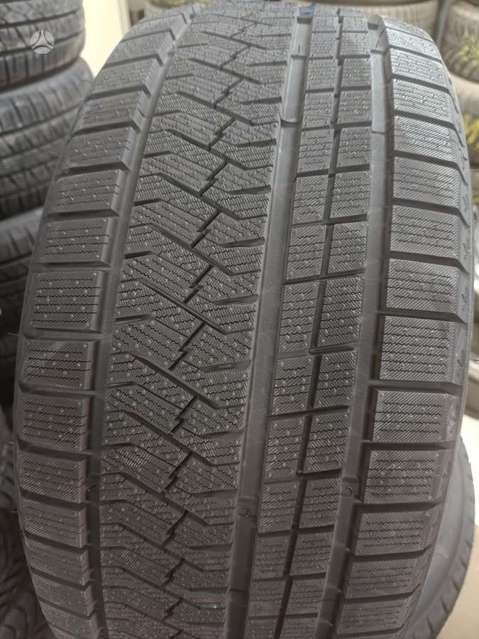 Triangle Snowlink twt02, winter 245/40 R19