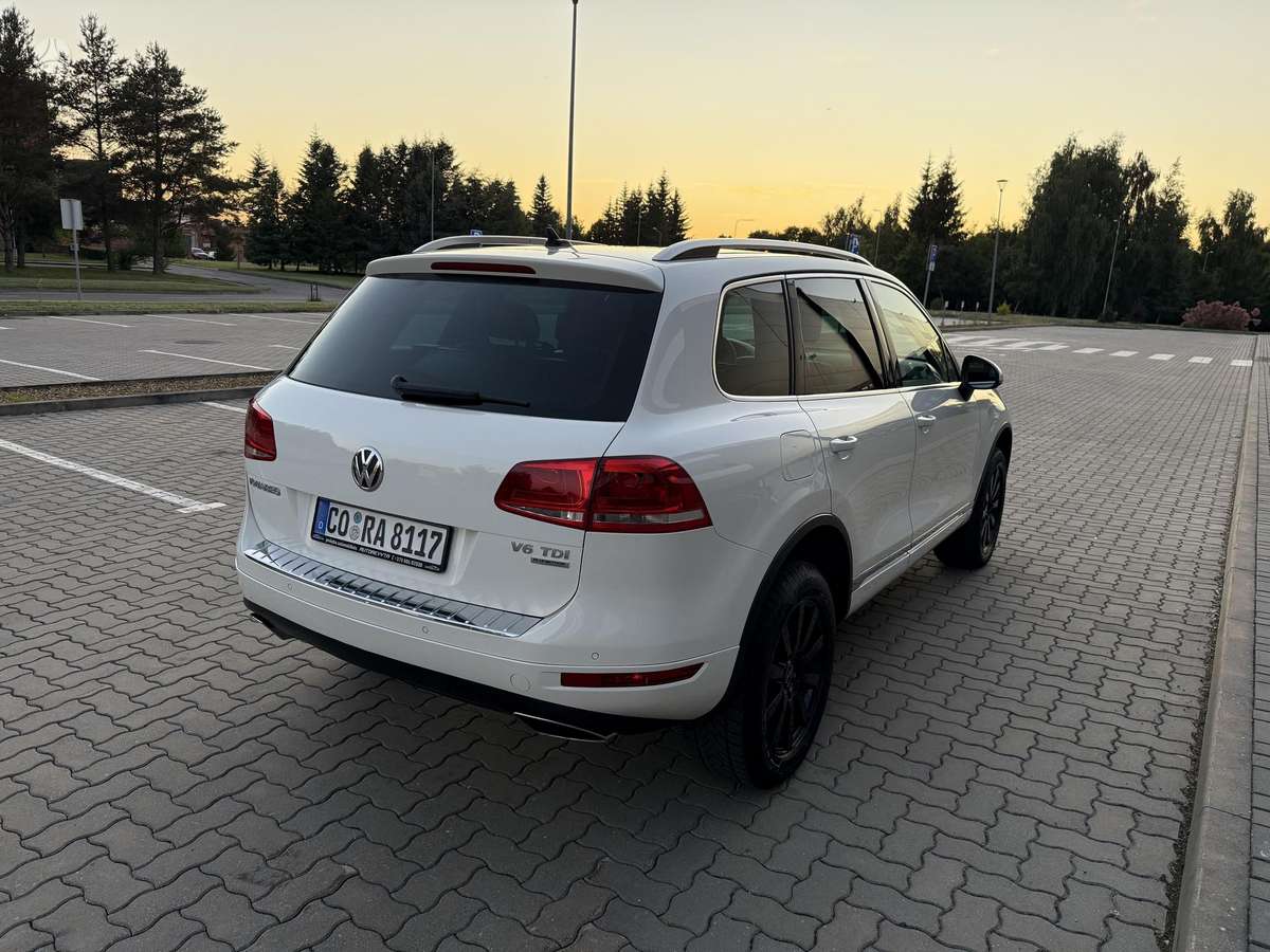 Volkswagen Touareg - 11