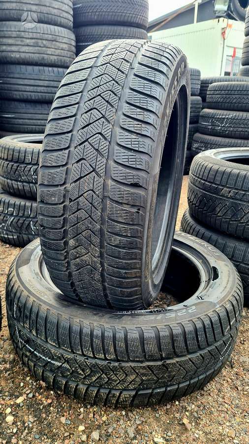 Pirelli SottoZero 3, winter 225/55 R18