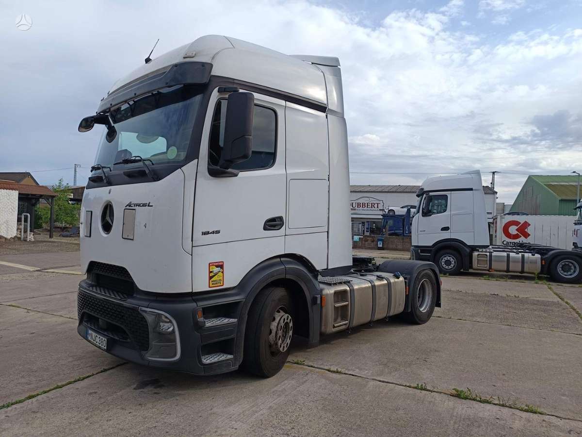 Mercedes-Benz Actros L Pro Cab 1845, double sleeper