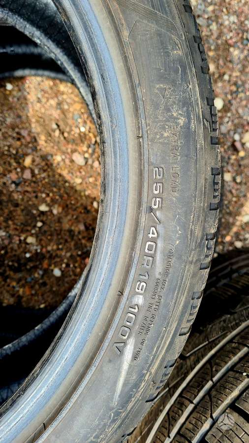 Goodyear UltraGrip Performance 3, winter 255/40 R19