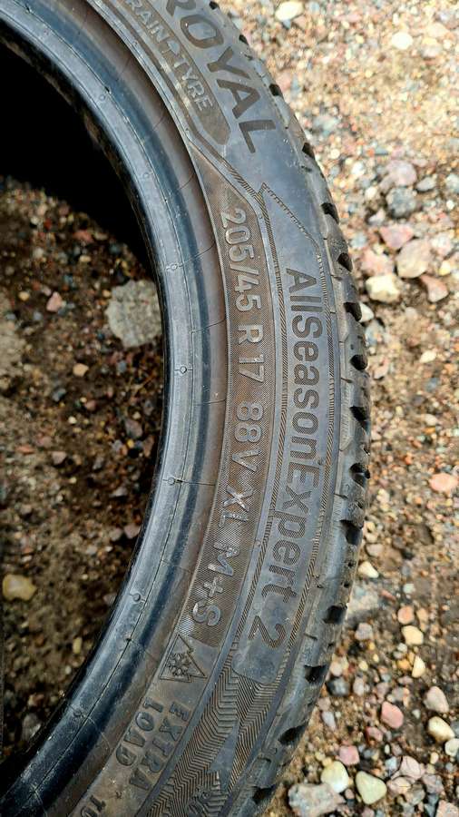 Uniroyal, winter 205/45 R17
