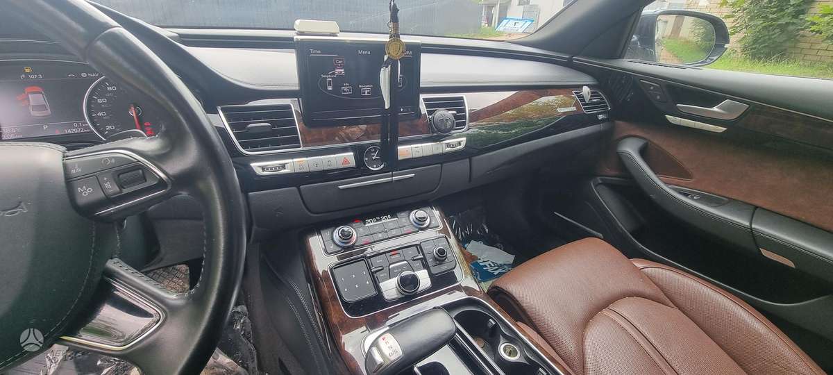 Audi A8, 4.0 l., Седан