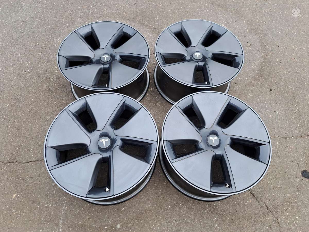TESLA Model3, light alloy, R18