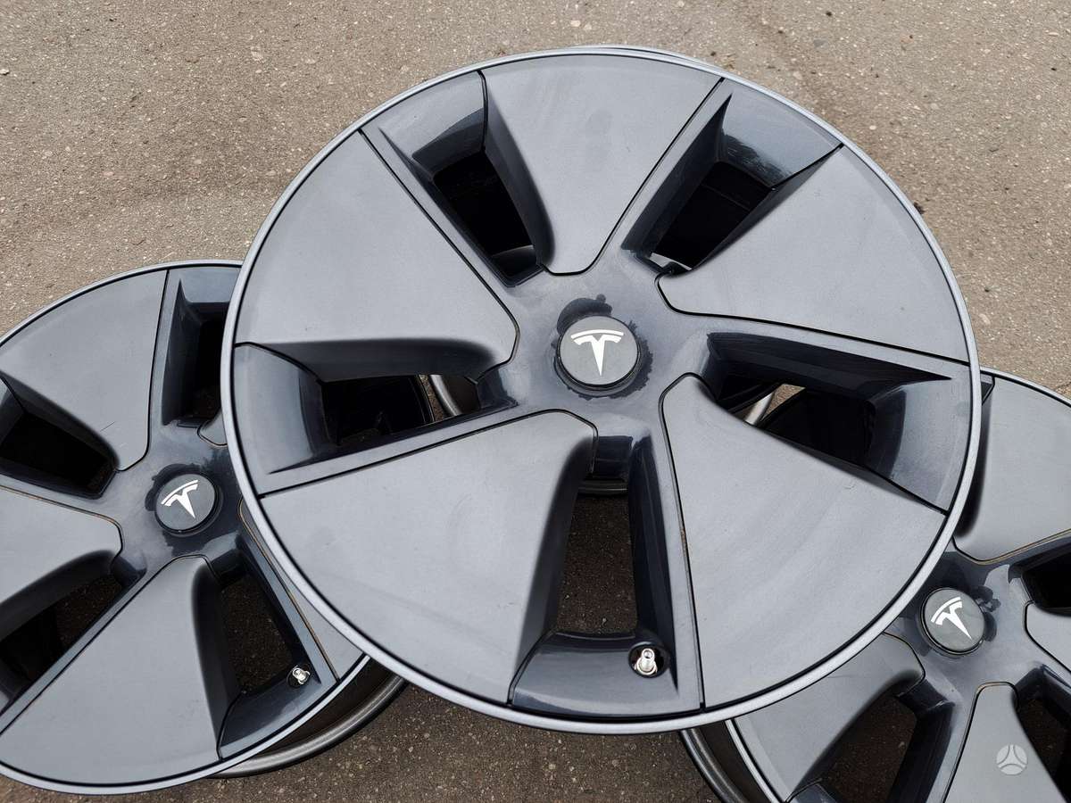 TESLA Model3, lengvojo lydinio, R18