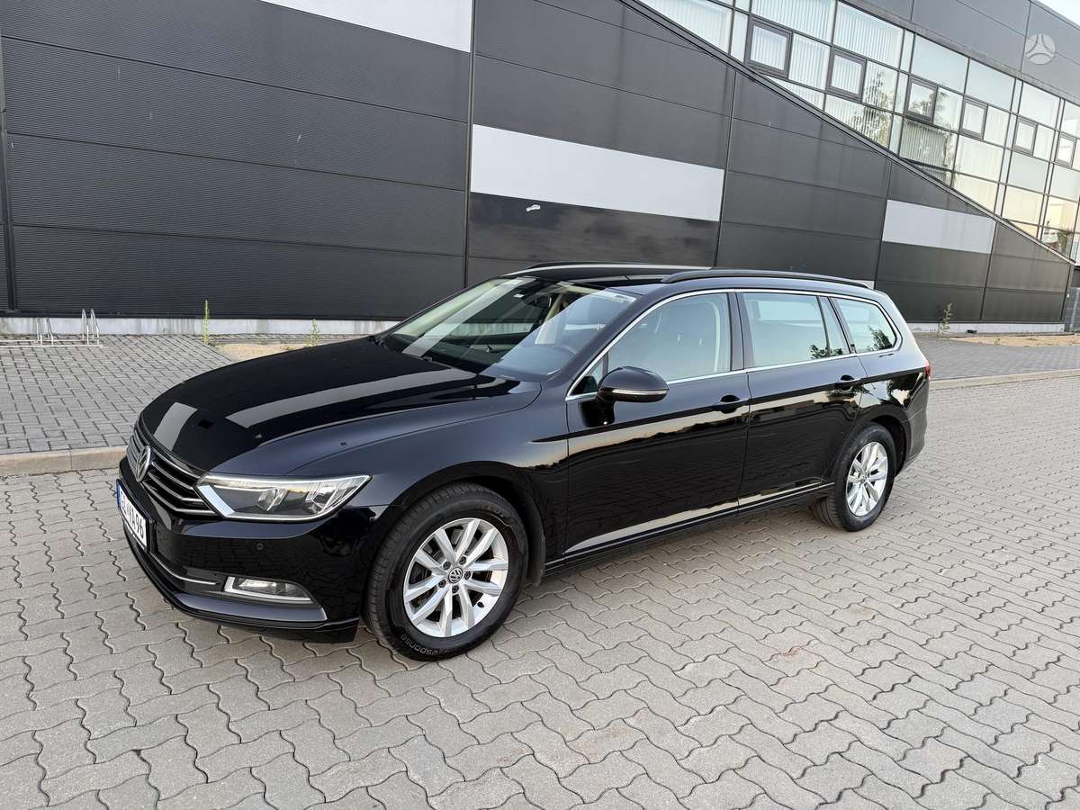 Volkswagen Passat - 1