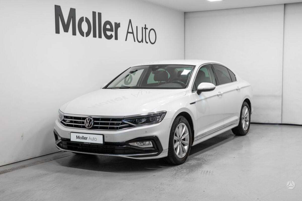 Volkswagen Passat - 1