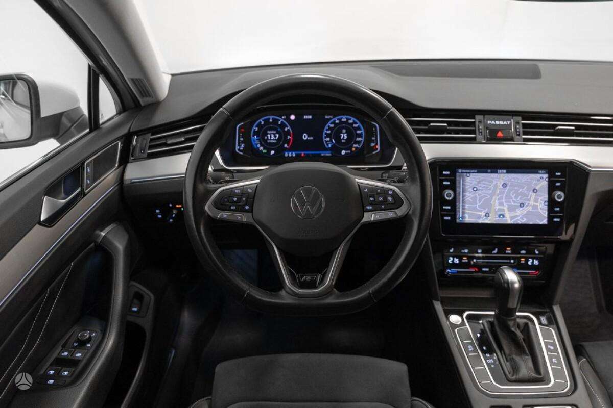 Volkswagen Passat - 11