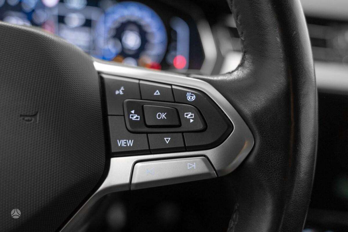 Volkswagen Passat - 12