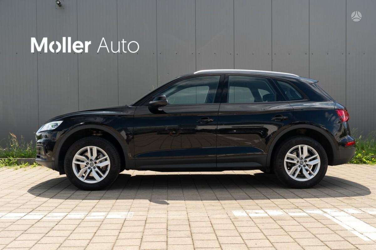 Audi Q5, 2.0 l., off-road / crossover